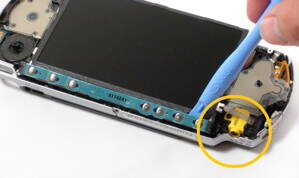 SERVIS PSP výměna napájecího konektoru 